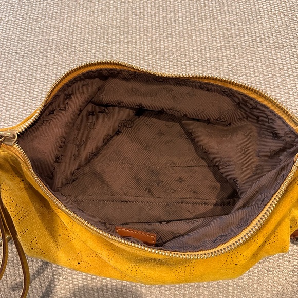 Louis Vuitton Onotah hobo yellow suede bag - Picture 5 of 14